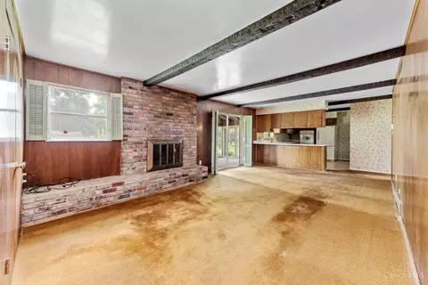 Living - 9350 Sheralee Dr, Cincinnati, OH 45231 photo 1 of 5