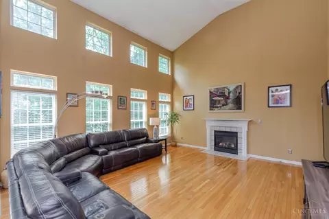 Living - 1730 Olde Haley Dr, Centerville, OH 45458 photo 4 of 5