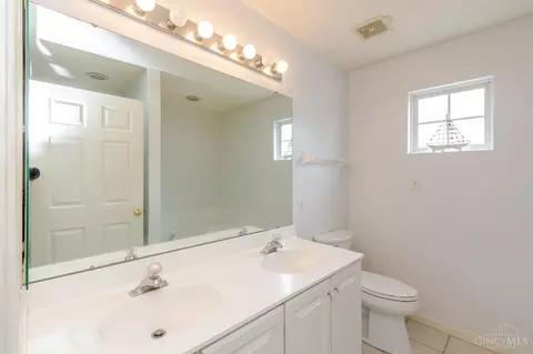 Bath - 1730 Olde Haley Dr, Centerville, OH 45458 photo 3 of 5