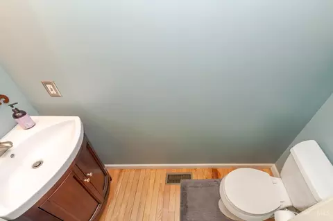 Bath - 1730 Olde Haley Dr, Centerville, OH 45458 photo 1 of 5