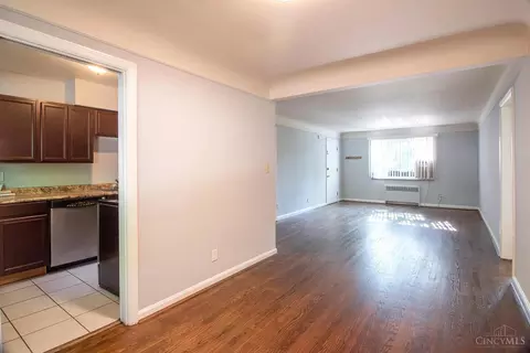 Living - 1735 Sutton Ave, Cincinnati, OH 45230 photo 7 of 8