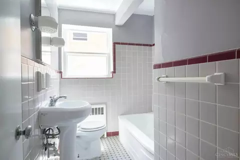 Bath - 1735 Sutton Ave, Cincinnati, OH 45230 photo 2 of 3
