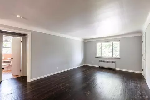 Living - 1735 Sutton Ave, Cincinnati, OH 45230 photo 2 of 8