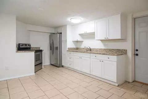 Kitchen - 1735 Sutton Ave, Cincinnati, OH 45230 photo 7 of 8