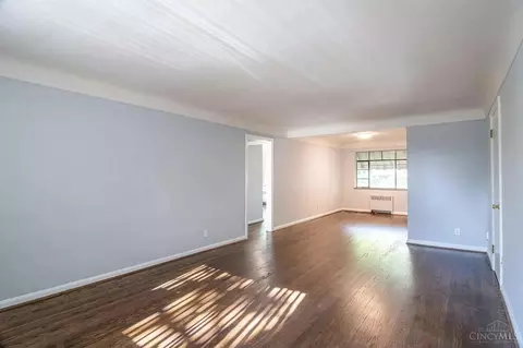 Living - 1735 Sutton Ave, Cincinnati, OH 45230 photo 5 of 8