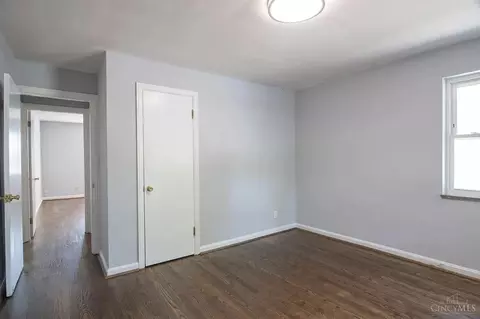 Bedroom - 1735 Sutton Ave, Cincinnati, OH 45230 photo 6 of 11