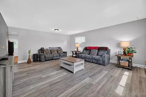Living - 511 Milgin Dr, Cincinnati, OH 45238 photo 1 of 1