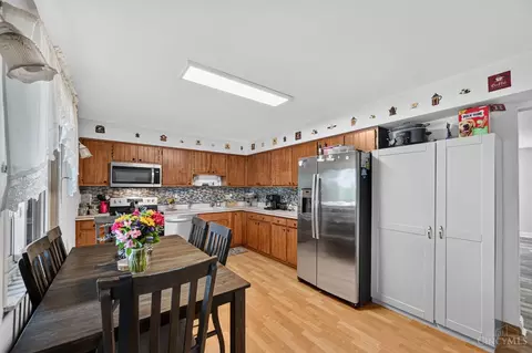 Kitchen - 511 Milgin Dr, Cincinnati, OH 45238 photo 4 of 4