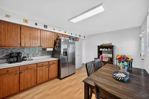 Kitchen - 511 Milgin Dr, Cincinnati, OH 45238 photo 2 of 4