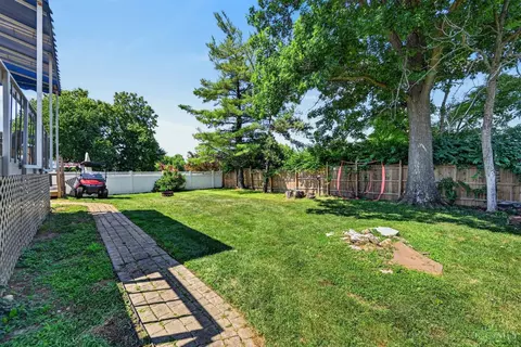 Exterior - 511 Milgin Dr, Cincinnati, OH 45238 photo 7 of 9