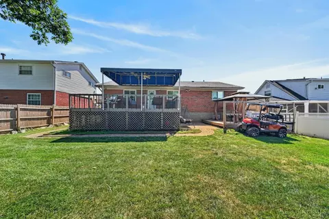 Exterior - 511 Milgin Dr, Cincinnati, OH 45238 photo 6 of 9