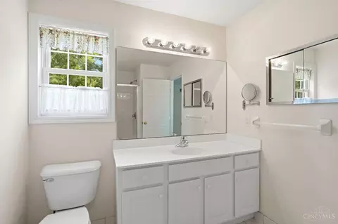 Bath - 9640 Millbrook Dr, Cincinnati, OH 45231 photo 4 of 6