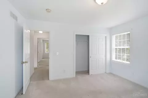 Bedroom - 9640 Millbrook Dr, Cincinnati, OH 45231 photo 5 of 7