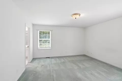 Bedroom - 9640 Millbrook Dr, Cincinnati, OH 45231 photo 1 of 7