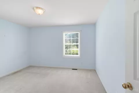 Bedroom - 9640 Millbrook Dr, Cincinnati, OH 45231 photo 4 of 7