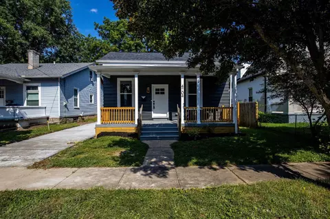 Exterior - 4704 Ward St, Cincinnati, OH 45227 photo 2 of 6