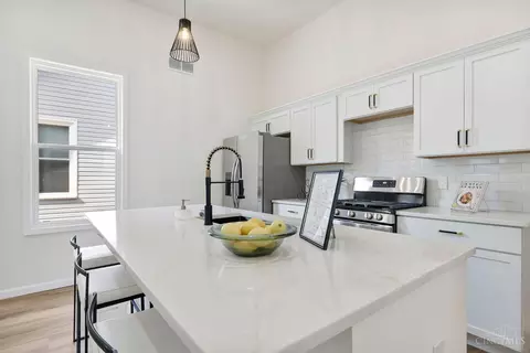 Kitchen - 4704 Ward St, Cincinnati, OH 45227 photo 2 of 5
