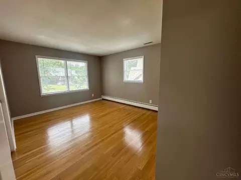 Living - 2715 Powell Dr, Cincinnati, OH 45211 photo 10 of 13