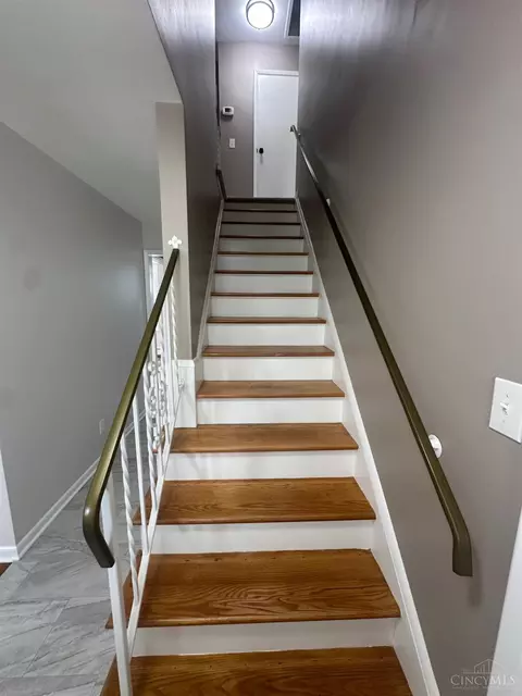 Entry Way - 2715 Powell Dr, Cincinnati, OH 45211 photo 4 of 8