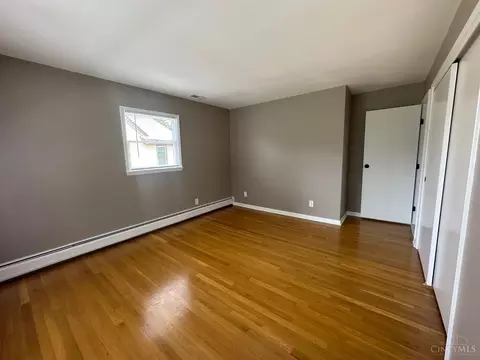 Bedroom - 2715 Powell Dr, Cincinnati, OH 45211 photo 8 of 10