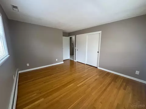Bedroom - 2715 Powell Dr, Cincinnati, OH 45211 photo 9 of 10