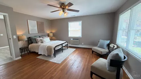 Bedroom - 2715 Powell Dr, Cincinnati, OH 45211 photo 1 of 10
