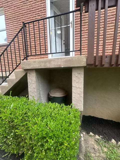 Exterior - 2715 Powell Dr, Cincinnati, OH 45211 photo 12 of 17