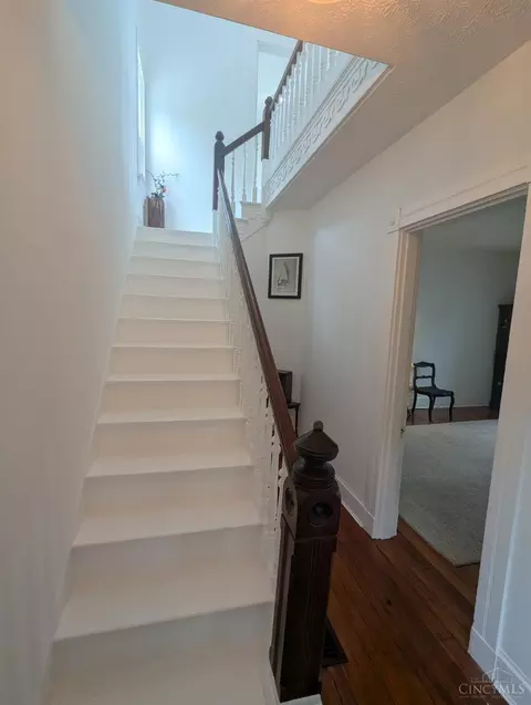 Entry Way - 7160 River Rd, Cincinnati, OH 45233 photo 1 of 1