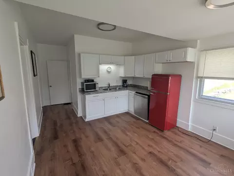Kitchen - 7160 River Rd, Cincinnati, OH 45233 photo 2 of 2