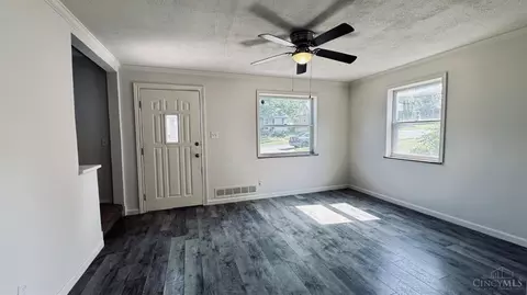 Living - 521 Maple Dr, Reading, OH 45215 photo 2 of 2