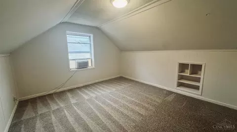 Bedroom - 521 Maple Dr, Reading, OH 45215 photo 3 of 4