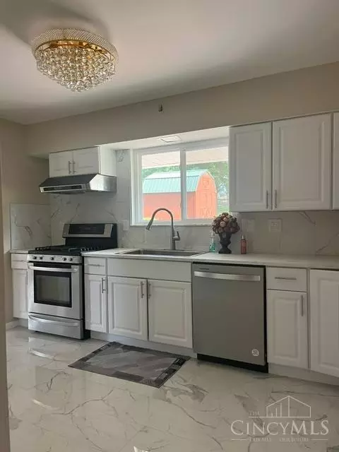 Kitchen - 6548 Fields Ertel Rd, Sharonville, OH 45241 photo 3 of 3