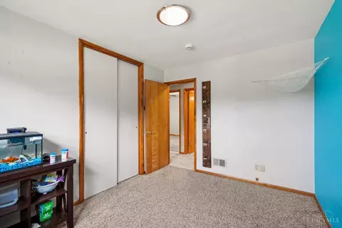 Bedroom - 5738 Windview Dr, Cincinnati, OH 45248 photo 4 of 5