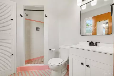 Bath - 5738 Windview Dr, Cincinnati, OH 45248 photo 1 of 3