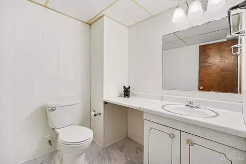Bath - 5738 Windview Dr, Cincinnati, OH 45248 photo 3 of 3