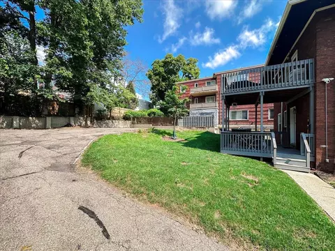 Exterior - 2515 Hackberry St, Cincinnati, OH 45206 photo 4 of 5