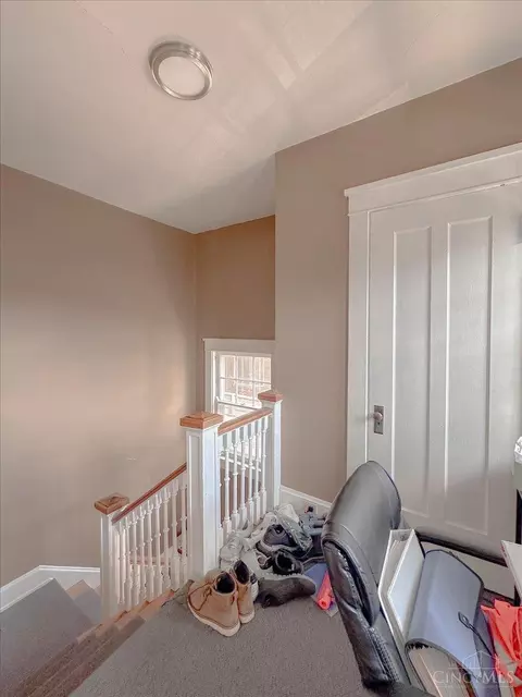Entry Way - 2515 Hackberry St, Cincinnati, OH 45206 photo 4 of 7