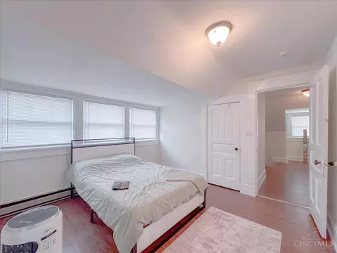 Bedroom - 2515 Hackberry St, Cincinnati, OH 45206 photo 7 of 9