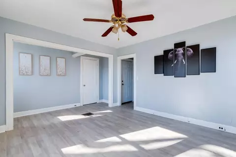 Living - 3025 Gilbert Ave, Cincinnati, OH 45206 photo 4 of 5