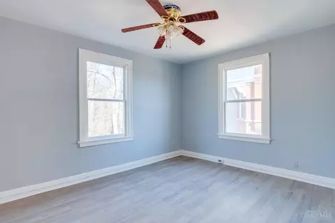 Bedroom - 3025 Gilbert Ave, Cincinnati, OH 45206 photo 1 of 2