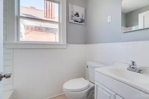 Bath - 3025 Gilbert Ave, Cincinnati, OH 45206 photo 1 of 2