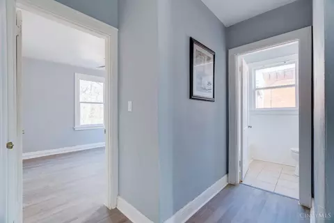 Entry Way - 3025 Gilbert Ave, Cincinnati, OH 45206 photo 5 of 5