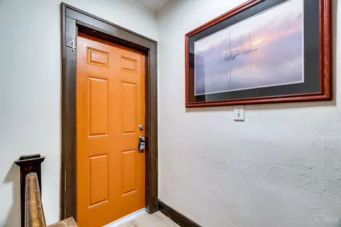 Entry Way - 3025 Gilbert Ave, Cincinnati, OH 45206 photo 3 of 5