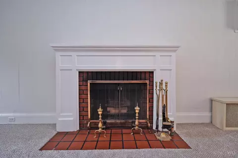 Living - 1652 Beacon St, Cincinnati, OH 45230 photo 3 of 7