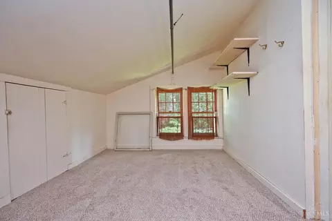 Bedroom - 1652 Beacon St, Cincinnati, OH 45230 photo 4 of 8