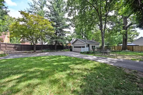 Exterior - 1652 Beacon St, Cincinnati, OH 45230 photo 11 of 20