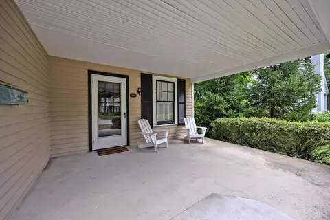 Exterior - 1652 Beacon St, Cincinnati, OH 45230 photo 4 of 20