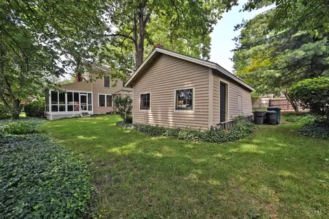 Exterior - 1652 Beacon St, Cincinnati, OH 45230 photo 17 of 20