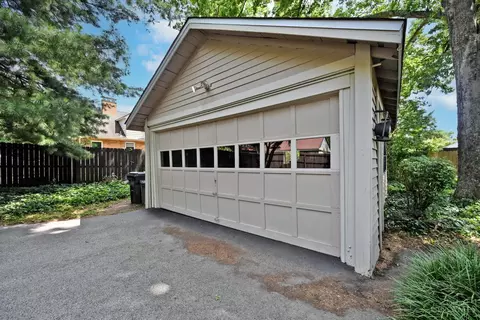 Exterior - 1652 Beacon St, Cincinnati, OH 45230 photo 16 of 20