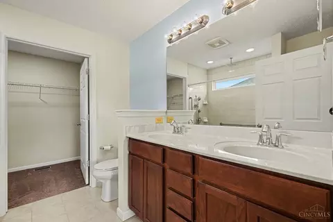 Bath - 1079 Spruce Gln, Morrow, OH 45152 photo 1 of 2